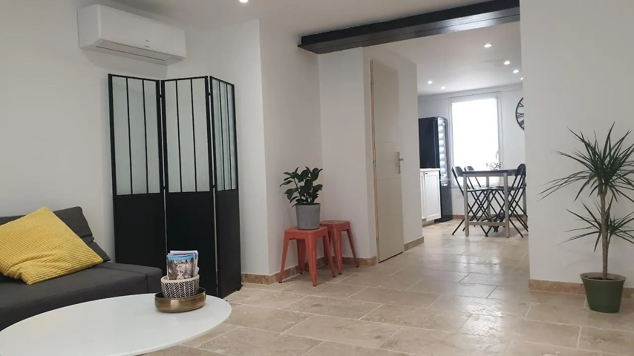 Superbe Maison 68M2 Avec Cour -Hypercentre Awinion 0*,  Francja