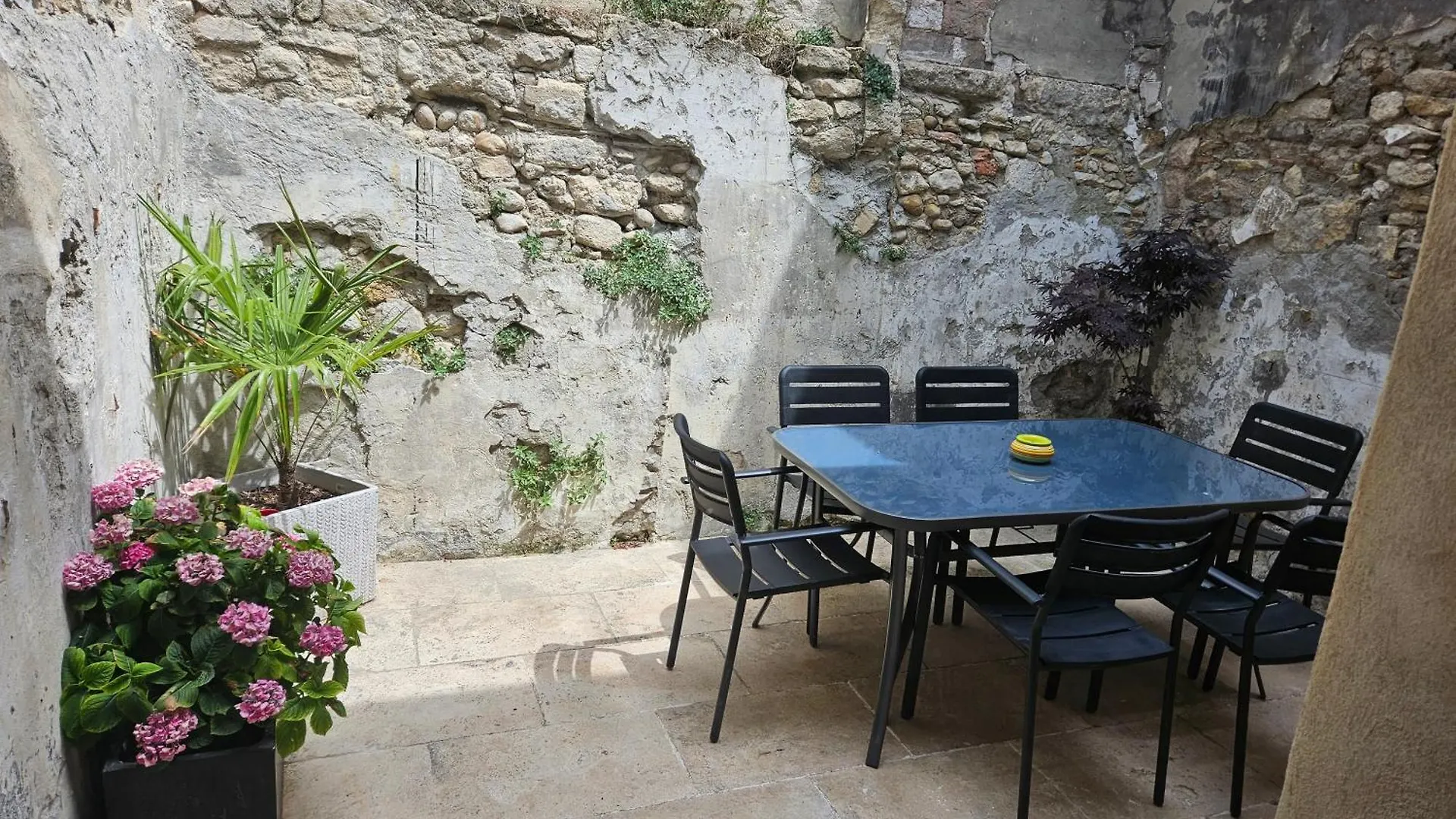 Superbe Maison 68M2 Avec Cour -Hypercentre Awinion