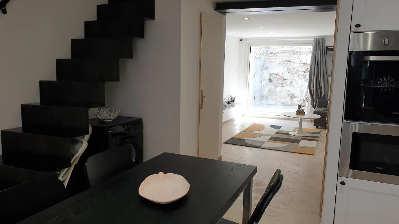 Superbe Maison 68M2 Avec Cour -Hypercentre Avignon 0*,  France