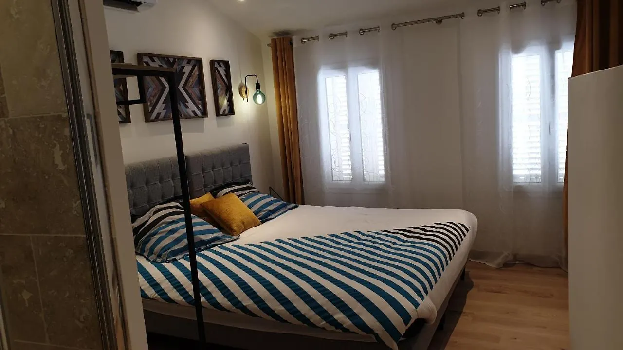Superbe Maison 68M2 Avec Cour -Hypercentre Avignon Apartment