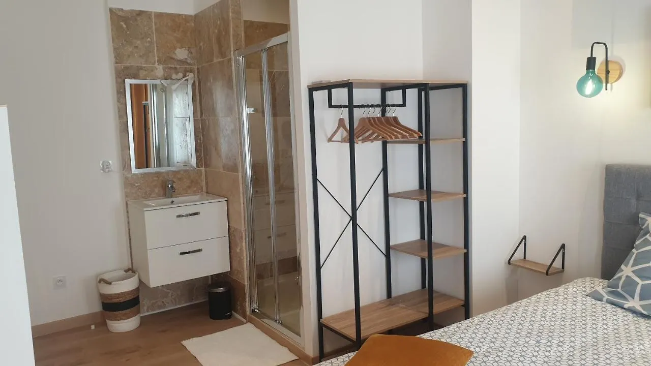 Superbe Maison 68M2 Avec Cour -Hypercentre Avignon Apartment