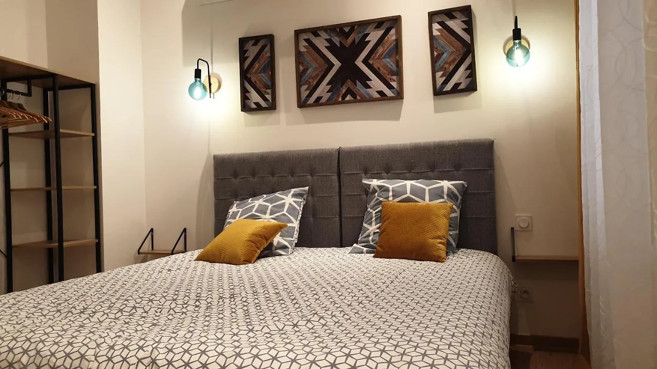 Superbe Maison 68M2 Avec Cour -Hypercentre Avignon France